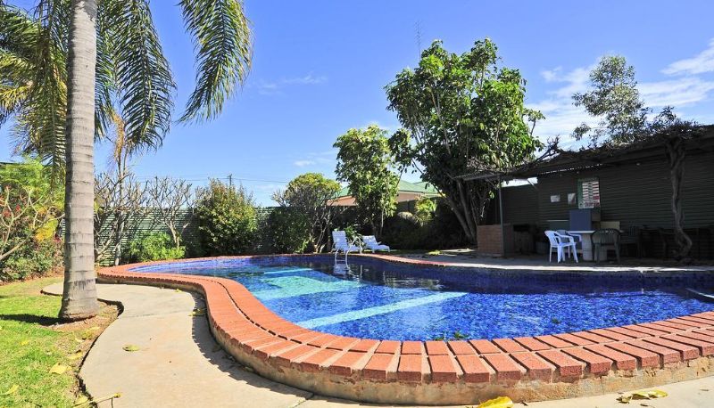 Info - Travelway Motel