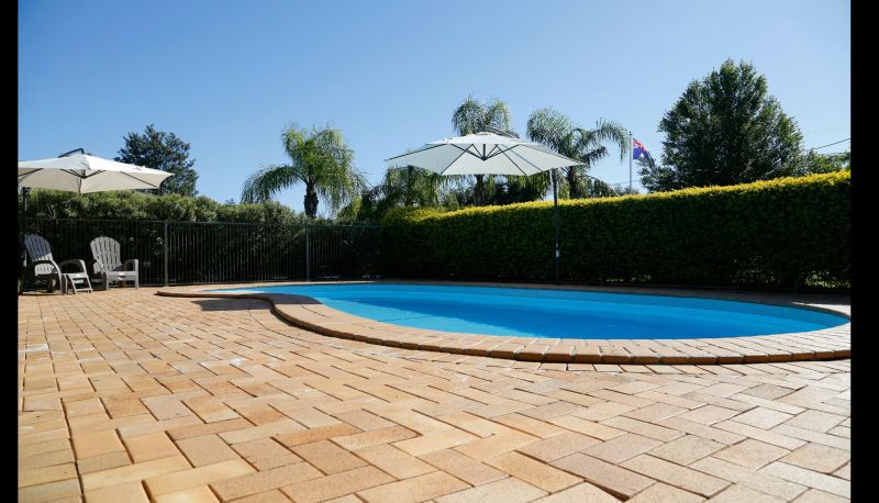 Piscina - Jacaranda Country Motel
