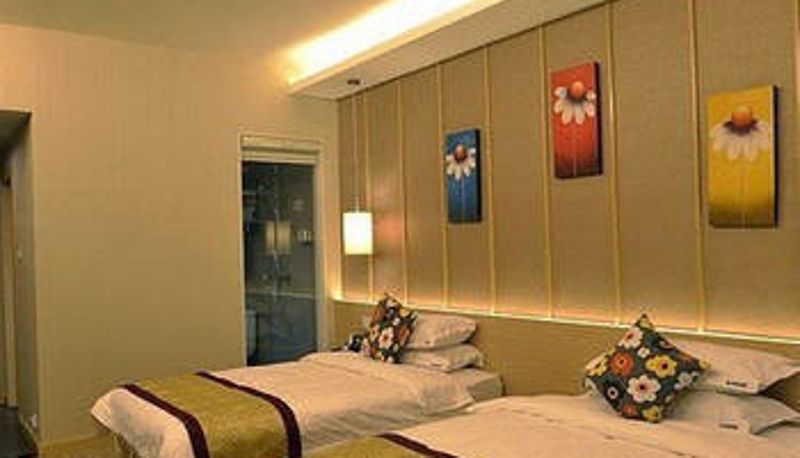 Camera - Blue Sky Hotel