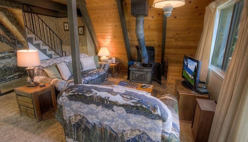 Informacje - Affordable Authentic Chalet in the Woods by RedAwning
