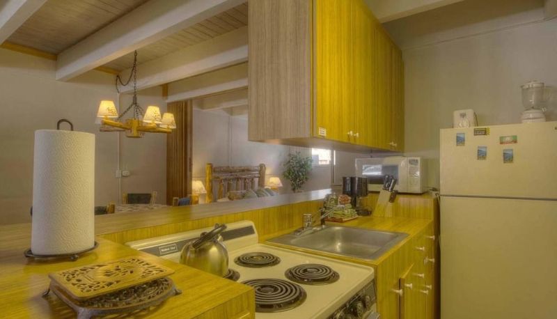 Angolo cottura in camera - Tahoe Keys Studio Condo with Private Hot Tub by RedAwning