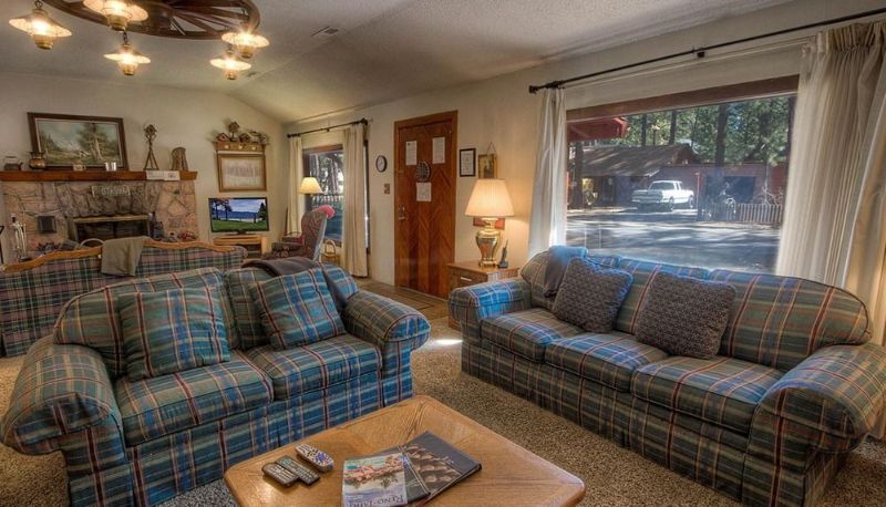 Info - Adorable Tahoe Cabin Perfect Family Choice by RedAwning