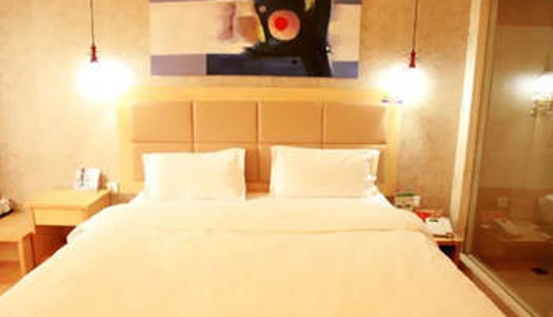 Room - Pebble Motel