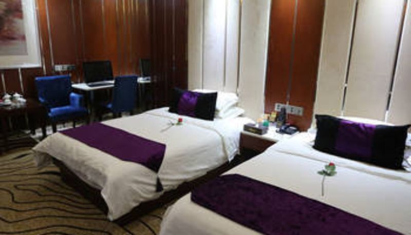 Zimmer - Raphael Royal Court Hotel