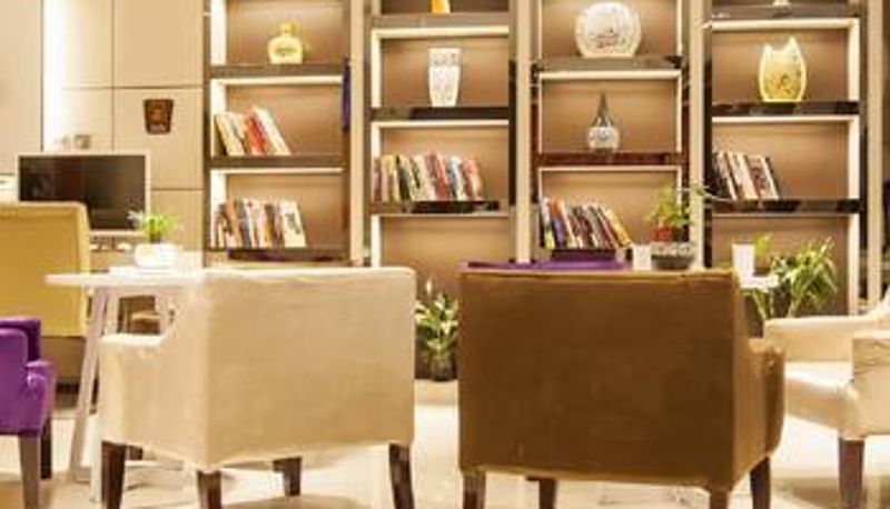 Hall - 7 Days Premium (Tongliao Railway Station Store)