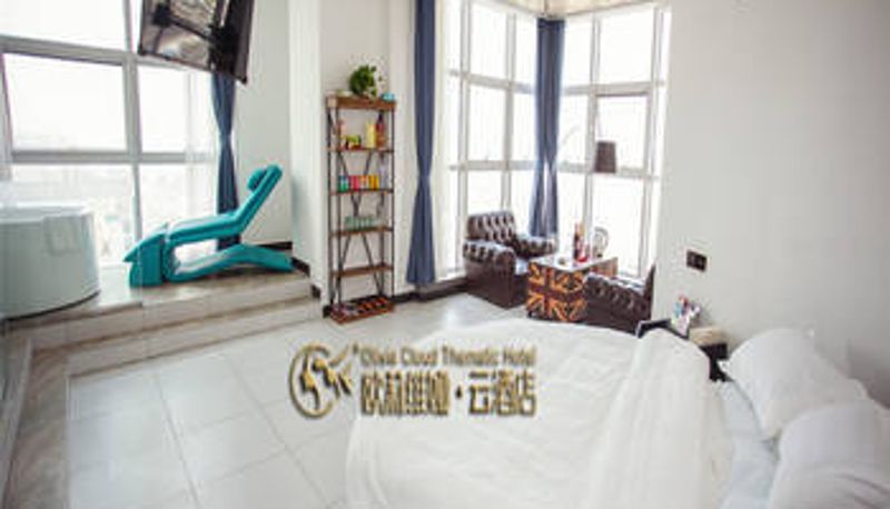Zimmer - Olivia Cloud Thematic Hotel