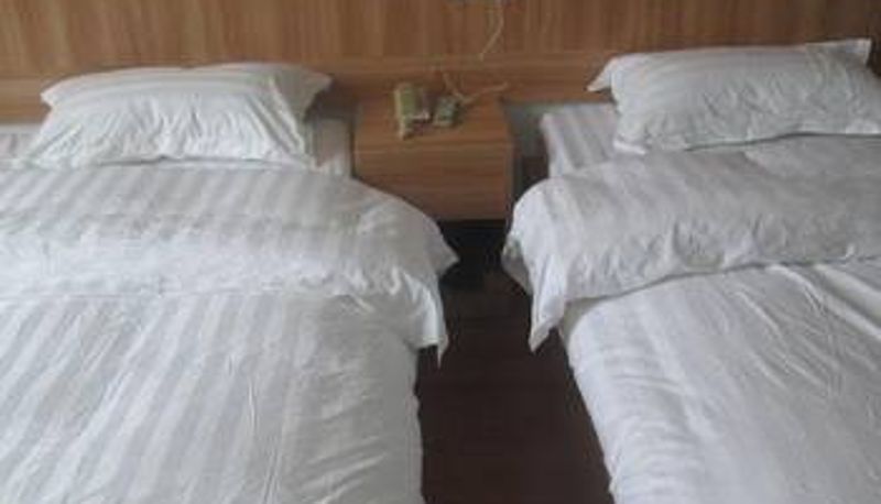 Zimmer - Micro Speed Hotel (Xinfeng Railway Station Store)
