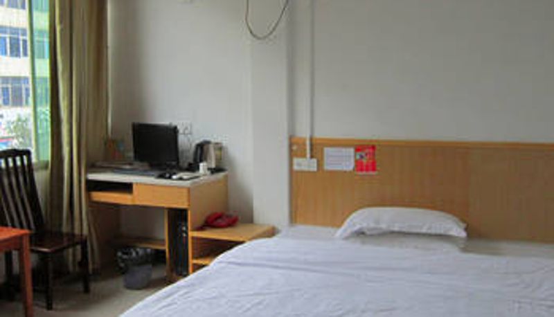 Camera - Quiet Business Hotel