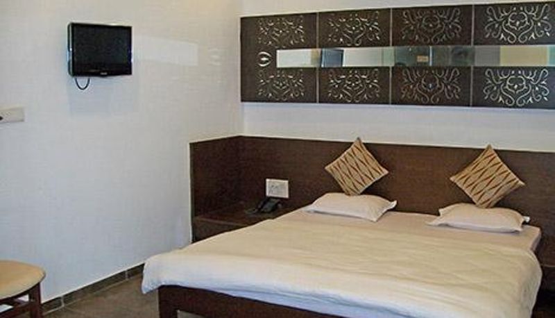 Info - Hotel Palm View Residency