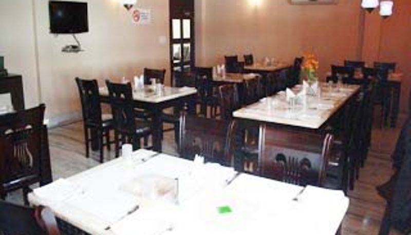 Sala śniadaniowa w restauracji - Hotel Tamarind - Mangan - 65 km from Gangtok