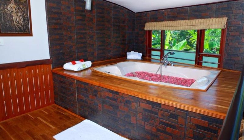 Información - Grand Nirvana Ultra LuxuryJacuzzi House Boat