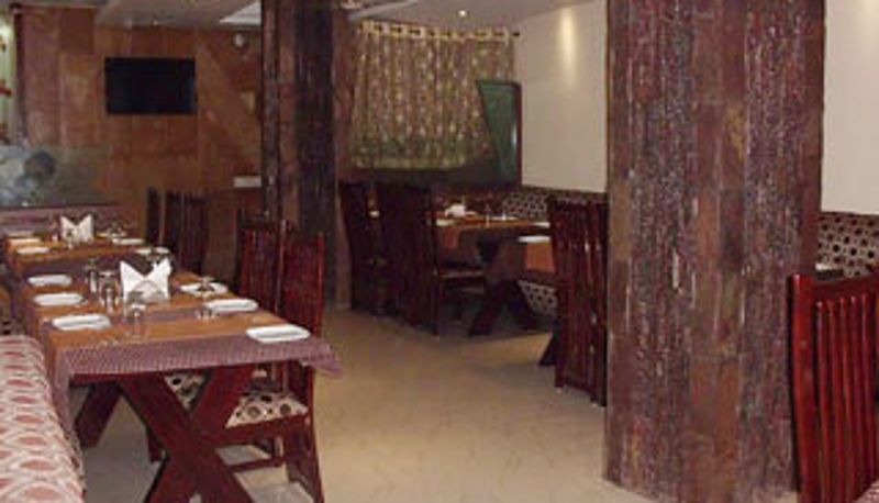 Sala de desayunos dentro del restaurante - Hotel Paras
