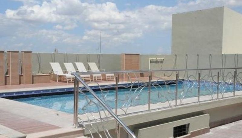 Piscina - Hotel Heritage Residency