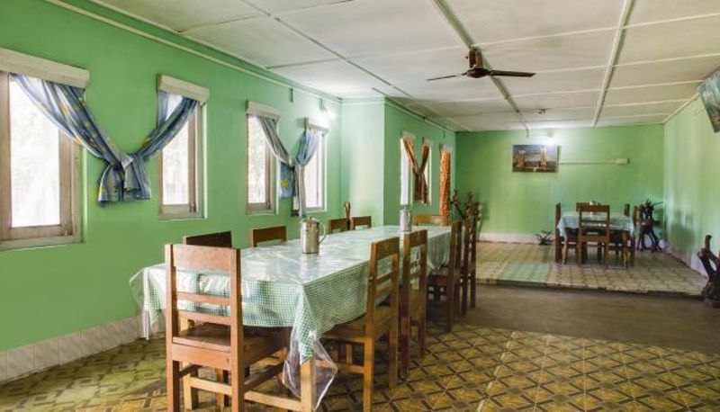 Sala prima colazione all'interno del ristorante - Kaziranga Resort Green Reed