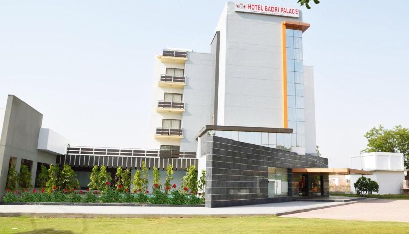 Info - Hotel Badri Palace