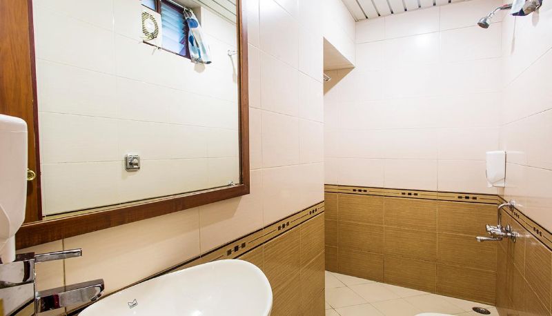 Info - Hotel Sudhir New ( 900 metres from Nakki lake )