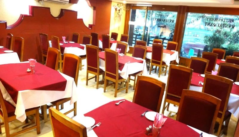 Sala prima colazione all'interno del ristorante - Hotel Vinayak & Restaurant Pamm