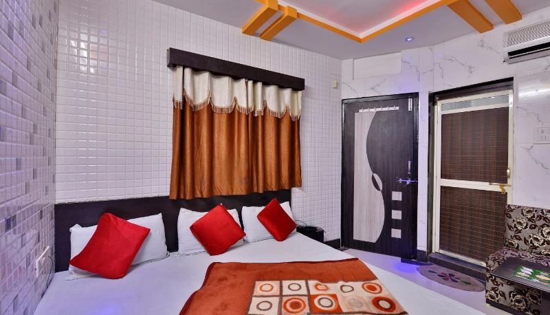 Info - Hotel Neha Palace