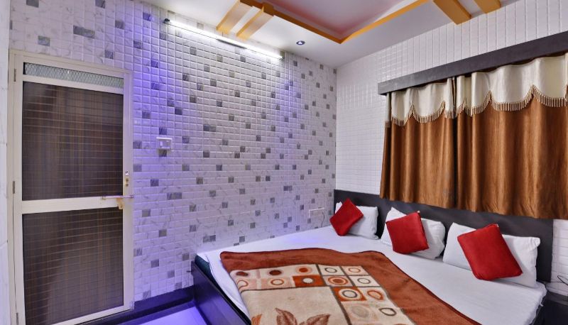 Info - Hotel Neha Palace