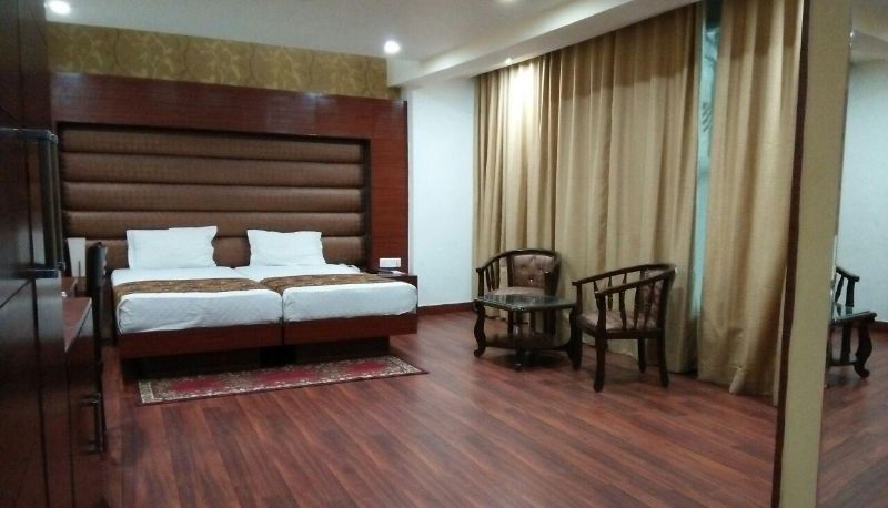 Info - Geetika Galaxy Hotel