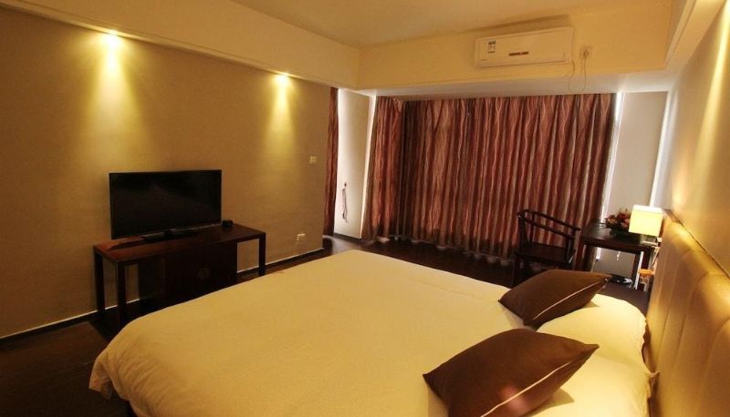 Standardzimmer - Shuiyue Longwan Hotel (Yangshuo Yulong River Ten-mile Gallery)