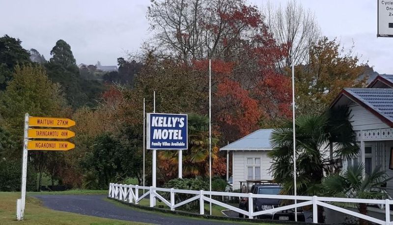 Info - Kelly's Riverside Motel
