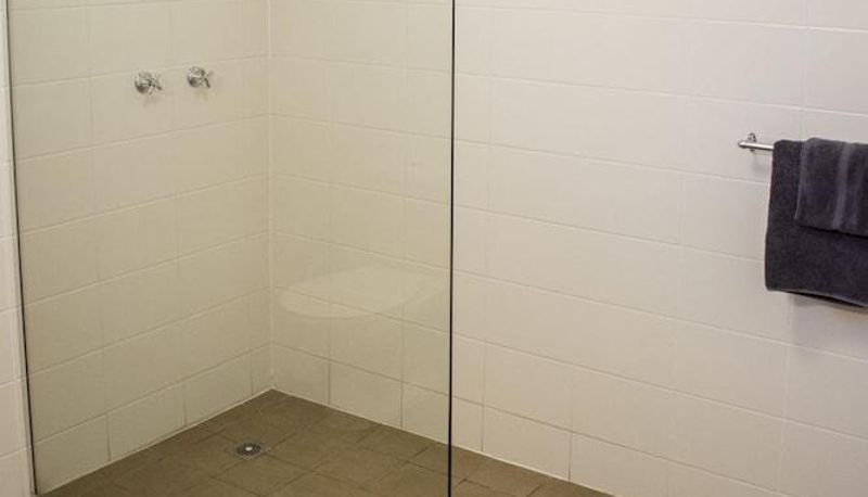 Bagno - Highway Inn Motel