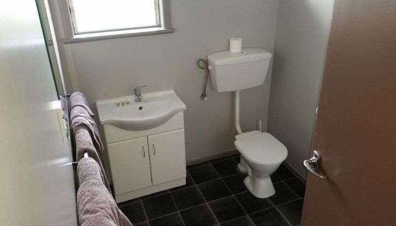 Bagno - Mahoe Motel Bar n Grill