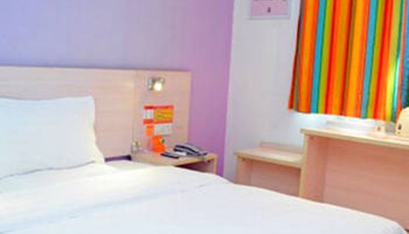 Camera - 7 Days Inn Luoyang Wangcheng Park Branch