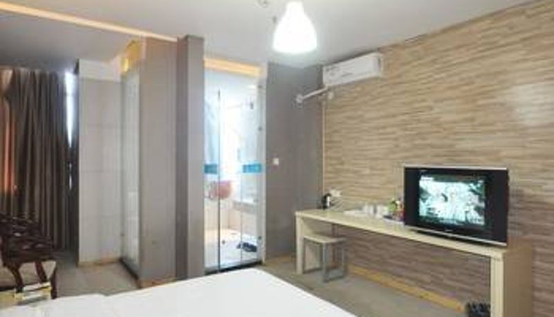 Zimmer - Friday · Business Travel Express Hotel (Jiaozuo Dennis Branch)