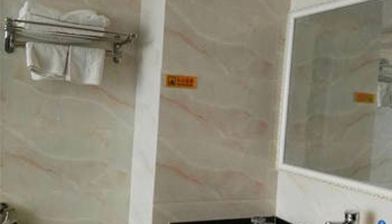 Camera - Baishun Hotel