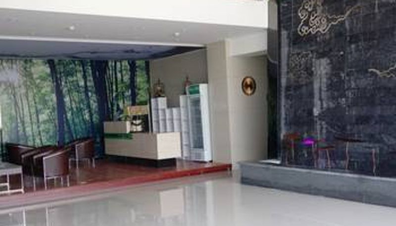 Hall - Clover Hotel