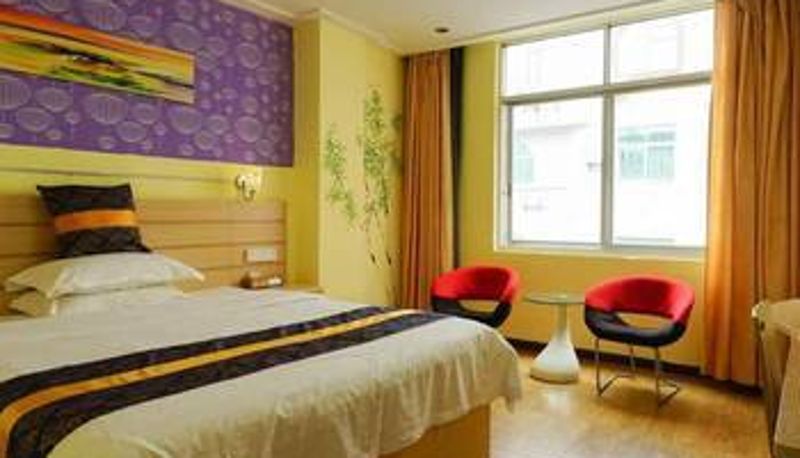 Zimmer - Yulin Jingtong Business Hotel