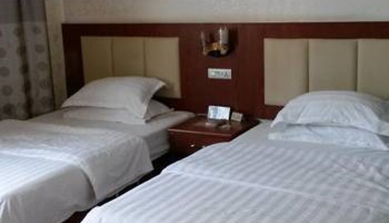 Room - The guest dragon hotel