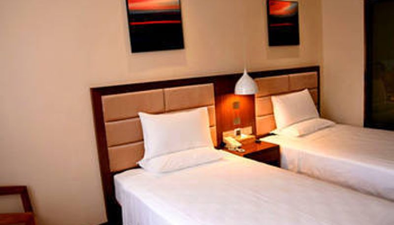 Zimmer - Xingcheng Hotel (Luoyang Mudan Square Subway Station Store)
