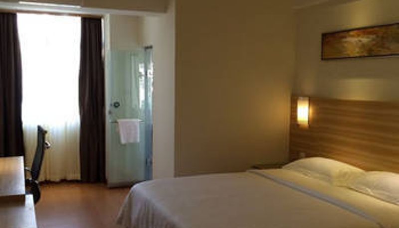 Zimmer - Laihui Fashion Chain Hotel (Wuzhou Wangcheng Plaza Store)
