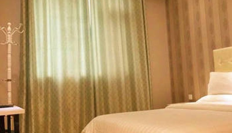 Camera - ConocoPhillips Holiday Inn