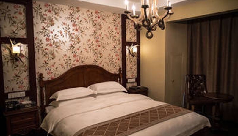 Habitación - REVOLVER HOTEL