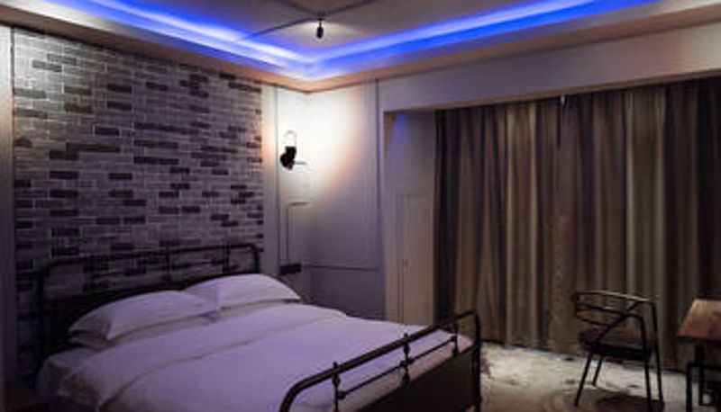 Habitación - REVOLVER HOTEL