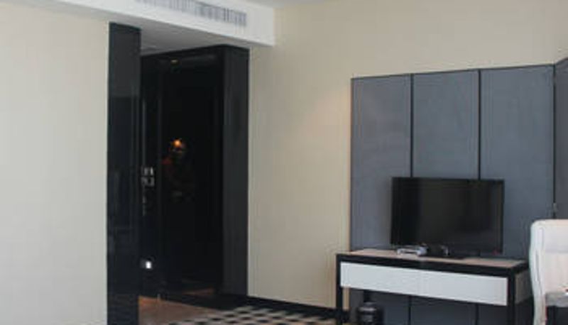 Camera - Crystal International Hotel