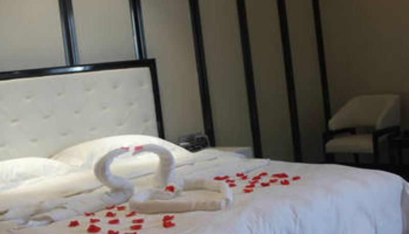 Camera - Crystal International Hotel