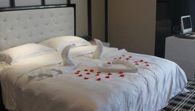 Camera - Crystal International Hotel
