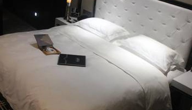 Camera - Crystal International Hotel