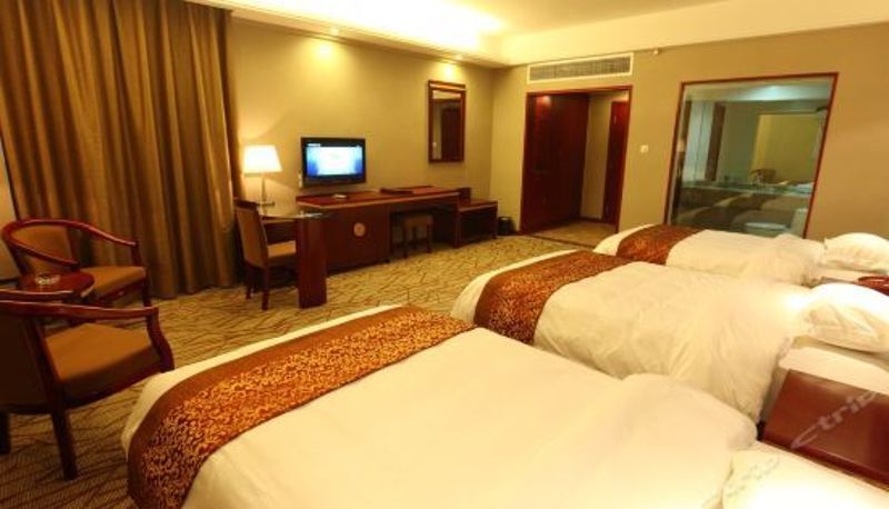Dreibettzimmer - Jialong International Hotel
