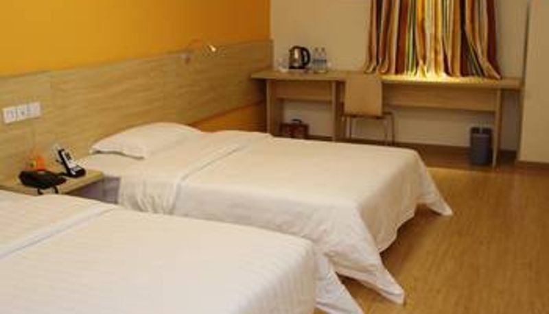 Zimmer - 7 Days Premium (Xianning Hot Spring Shopping Park Store)