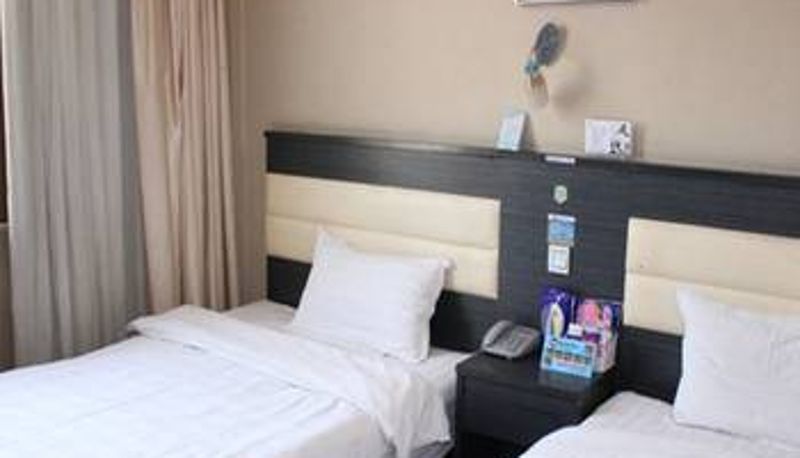 Zimmer - Xiongfeng Chain Hotel (Shuguang Hospital East Gate Fashion Store)