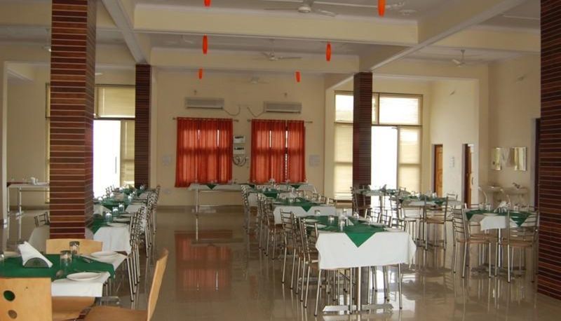 Restaurant - Gunjan Resort