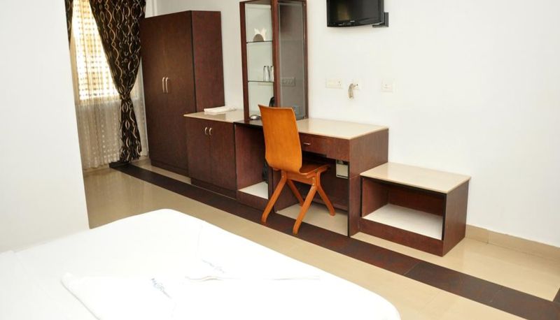 Standard room (double) - Hotel Mayur Residency