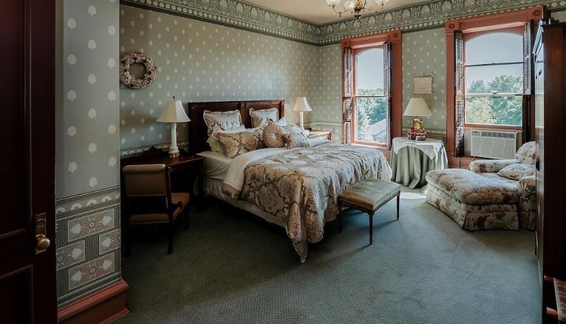 Camera standard - Inn at Pine Terrace
