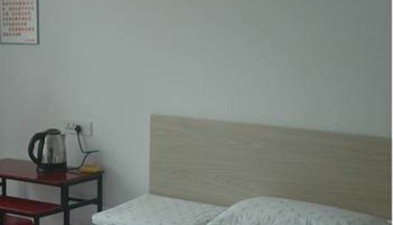 Camera - Radio Hotel